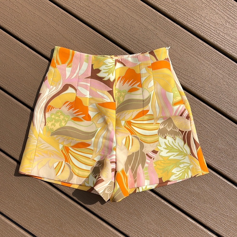 Zara side zip shorts in floral print